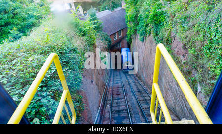 Stazione ferroviaria che porta i visitatori in una breve corsa Foto Stock