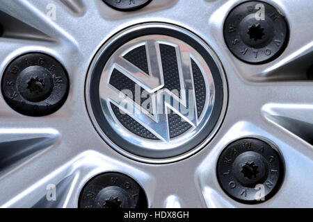 Volkswagen logo sul volante Foto Stock