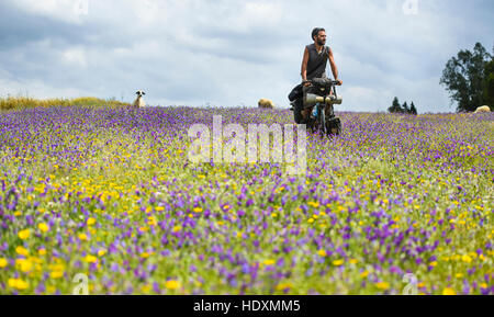 Escursioni in bicicletta nel Medio Atlante, Marocco Foto Stock