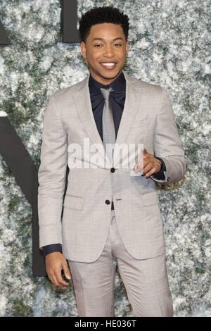 Londra, Regno Unito. 15 Dic, 2016. Jacob Latimore assiste la premiere europeo di bellezza collaterale a Leicester Square, Londra, Inghilterra © dpa/Alamy Live News Foto Stock