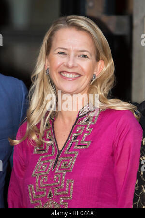 Amsterdam, Paesi Bassi. 15 Dic, 2016. La principessa Mabel dei Paesi Bassi arriva alla cerimonia per il Principe Claus Prize in Amsterdam, Paesi Bassi, 15 dicembre 2016. - - Nessun filo SERVICE - foto: Albert Philip Van der Werf/RoyalPress/dpa/Alamy Live News Foto Stock