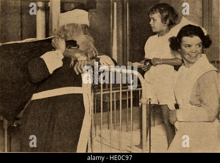 Il rapporto annuale 1910 del New York Nursery and Child's Hospital, che documenta le attività, i servizi e gli sviluppi dell'istituto nel corso dell'anno. Fornisce informazioni sulla missione dell'ospedale e sullo stato dell'assistenza sanitaria infantile durante il periodo. Foto Stock