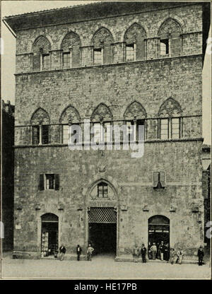 Questa pubblicazione del 1901 esplora l'evoluzione dell'architettura italiana, a partire dal periodo romano sotto Costantino e fino al primo Rinascimento. Copre gli sviluppi chiave e gli stili architettonici nel corso dei secoli, riflettendo la crescita del patrimonio architettonico italiano. Foto Stock