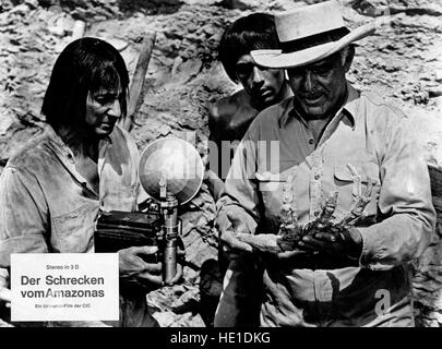 Creatura dalla Laguna Nera, aka: Der Schrecken vom Amazonas, USA 1954, Regie: Jack Arnold, Darsteller: Antonio Moreno (rechts) Foto Stock