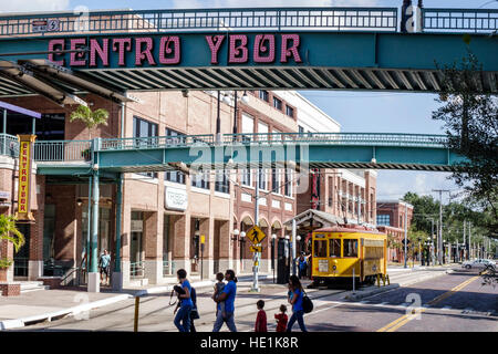 Tampa Florida,Ybor City,quartiere storico,Centro Ybor Complex,shopping shopper shopping shopping negozi mercati di mercato di vendita di mercato, retai Foto Stock