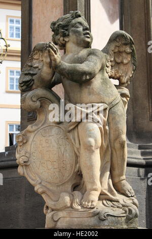 La scultura del cherubino al di fuori di Loreta Santuario a Praga, Repubblica Ceca Foto Stock