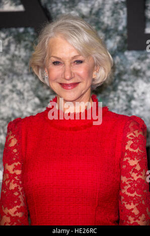 Helen Mirren assiste la premiere europeo di 'Collateral bellezza' a Vue Leicester Square, a Londra, Inghilterra Foto Stock