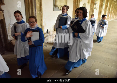 Cattedrale di Wells coro compresi coristi prima evensong il giorno di Pasqua alla Cattedrale di Wells. Foto Stock