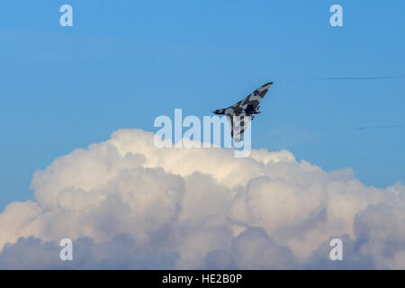 Avro Vulcan xh558 Visualizzazione della folla a Southport airshow di Foto Stock