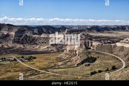 Vista da Scotts Bluff National Monument della Oregon Trail e Visitor Center a Mitchell passano in Gering Nebraska Foto Stock
