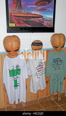 Negozio di souvenir in vendita presso il piccolo un'Le'Inn Bar ristorante e motel, Rachele, Nevada Foto Stock