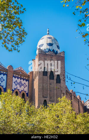 Torre di La Monumental bullring in Barcelona, Spagna. Il Plaza Monumental de Barcelona, spesso noto semplicemente come La Monumental. Foto Stock