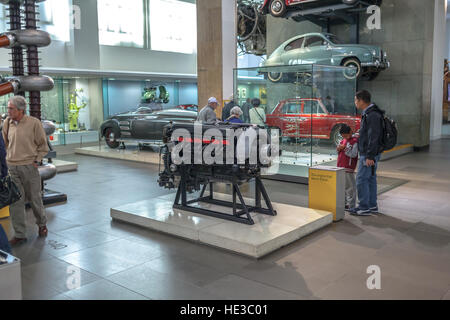 Londra UK, la Rolls Royce Merlin motore che era nel Spitfire ed Hurricane fighters Foto Stock