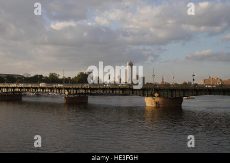 Il Cairo intorno al Qasr El Ponte sul Nilo dopo che ha piovuto, Il Cairo, Egitto Foto Stock