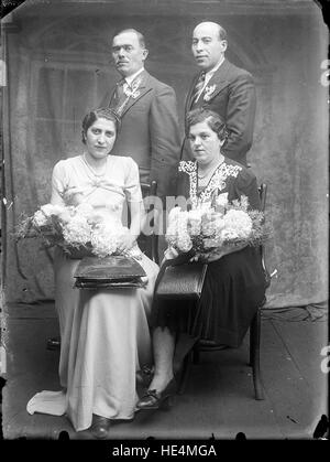 Immagine storica di un'epoca passata, che cattura antichi momenti del passato, fotografia su lastre di vetro, Costică Acsinte Archive, Ialomița, Romania, 2015, 20 gennaio Foto Stock