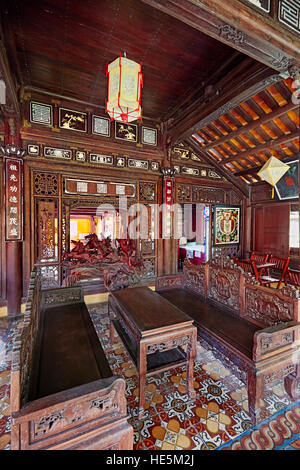 Interno del Truong Du Pavilion. Dien Tho Residence, Città Imperiale, tonalità, Vietnam. Foto Stock