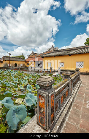 Piscina Lotus a Truong Du Pavilion. Dien Tho Residence, Città Imperiale, tonalità, Vietnam. Foto Stock