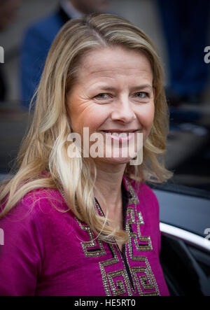 Amsterdam, Paesi Bassi. 15 Dic, 2016. La principessa Mabel dei Paesi Bassi partecipa alla cerimonia di premiazione del Principe Claus Prize 2016 nel palazzo reale di Amsterdam, Paesi Bassi, 15 dicembre 2016. ** POINT DE VUE FUORI ** - nessun filo SERVICE - foto: Patrick van Katwijk/Olandese Photo Press/dpa/Alamy Live News Foto Stock