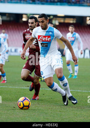 Napoli, Italia. Xviii Dicembre, 2016. Faouzi Ghoulam durante il campionato italiano di una partita di calcio tra SSC Napoli e Torino alla stadio San Paolo di Napoli Italia, Dicembre 18, 2016 © agnfoto/Alamy Live News Foto Stock