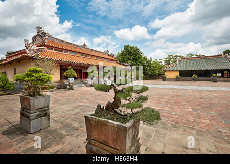 Cantato un tempio presso la tomba di Minh Mang (Hieu tomba). Tinta, Vietnam. Foto Stock