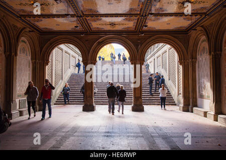 Il sottopassaggio pedonale a Bethesda terrazza, al Central Park di New York City, Stati Uniti d'America. Foto Stock