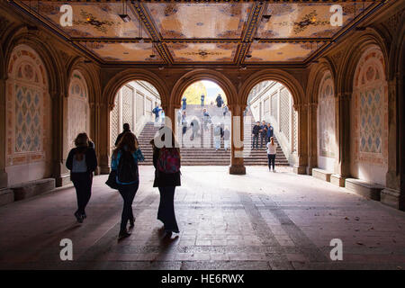 Il sottopassaggio pedonale a Bethesda terrazza, al Central Park di New York City, Stati Uniti d'America. Foto Stock