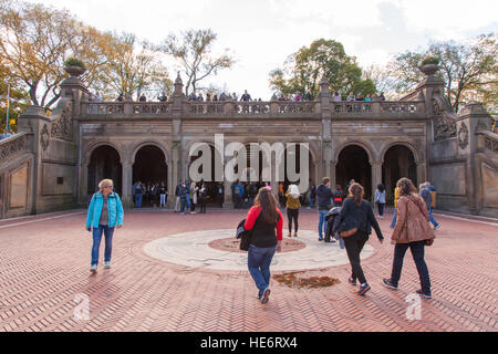 Il sottopassaggio pedonale a Bethesda terrazza, al Central Park di New York City, Stati Uniti d'America. Foto Stock