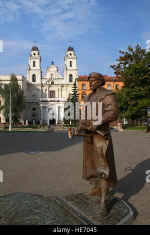 La scultura voit (testa magistratta) con le chiavi della città. Archcathedral Santo Nome della Beata Vergine Maria. La Bielorussia Minsk Foto Stock
