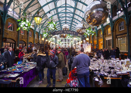 Marekt hall al Covent Garden di Londra - il famoso mercato di Apple Foto Stock