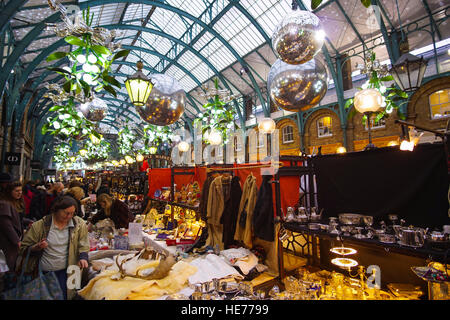 Marekt hall al Covent Garden di Londra - il famoso mercato di Apple Foto Stock