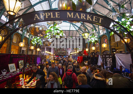 Marekt hall al Covent Garden di Londra - il famoso mercato di Apple Foto Stock