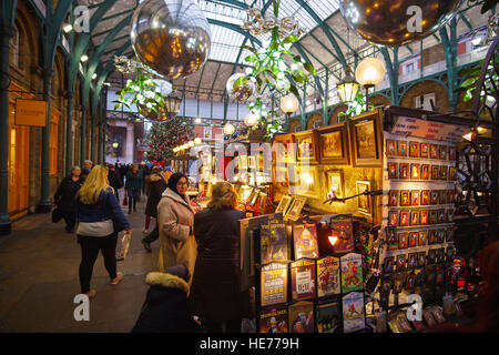 Marekt hall al Covent Garden di Londra - il famoso mercato di Apple Foto Stock