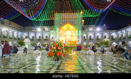 Il santuario di Imam Ali alRida Foto Stock