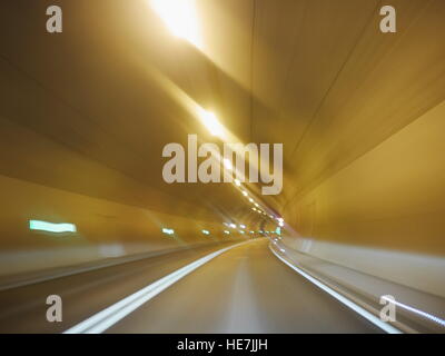 Dell'automobile del tunnel Foto Stock