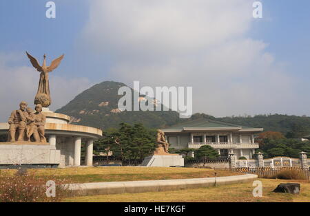 Blue House presidenziali ufficio centro di accoglienza a Seul in Corea del Sud. La Casa Blu è l'ufficio esecutivo e la residenza ufficiale del Presidente o Foto Stock