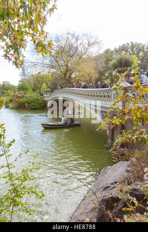 Ponte di prua, al Central Park di New York City, Stati Uniti d'America. Foto Stock