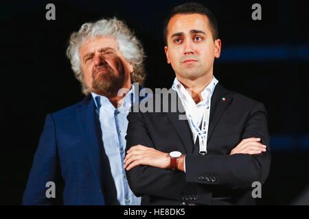 Il leader del 'Movimento 5 stelle' Beppe Grillo e Luigi Di Maio ha partecipato alla manifestazione per il no al referendum sulla riforma costituzionale, Foto Stock