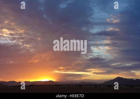 Alba sulle colline Foto Stock