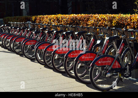 Possibilità di noleggio bici docking station, Canary Wharf, London E14, Regno Unito Foto Stock