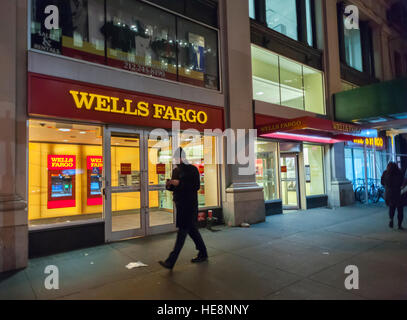 Un ramo di Wells Fargo a New York Martedì, Dicembre 13, 2016. (© Richard B. Levine) Foto Stock