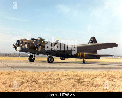 Gli accordi di Dayton, Ohio -- Boeing B-17G Superfortress 'Shoo Shoo Baby' presso il Museo Nazionale della United States Air Force. (U.S. ) Foto Stock