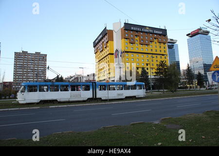 Intorno all'Hotel per le vacanze (ex Holiday Inn), su ciò che è stato tragicamente soprannominato Sniper Alley durante il serbo-croata la guerra Foto Stock