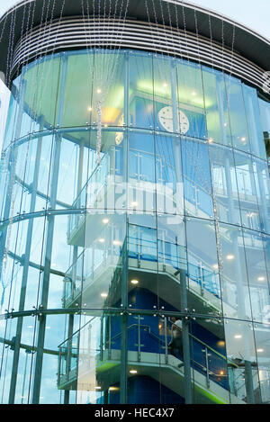 Clock Tower e Blackburn shopping mall Foto Stock