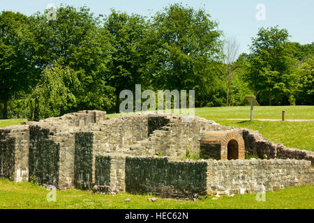 Deutschland, NRW, Kreis Heinsberg, Übach-Palenberg, Nachbau einer römischen Hypocaustanlage im Wurmtal Naherholungsgebiet Foto Stock