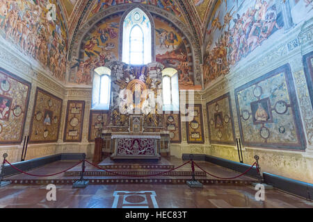 Altare della gloria e della Madonna della tavola o la Madonna di San Brizio, San Brizio cappella. Foto Stock