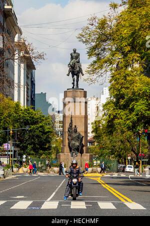 Argentina, Provincia di Buenos Aires, la città di Buenos Aires, Monserrat, vista la Avenida Presidente Julio A. Roca. Foto Stock