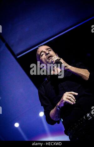 Assago, Italia. Xx dec, 2016. eros ramazzotti esegue live al Mediolanum Forum © roberto finizio/ alamy live news Foto Stock