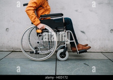 Berlino, Germania. 23 Nov, 2016. Immagine simbolo del tema "La vita in carrozzella'. Berlin 23.11.2016. Foto: picture alliance/Robert Schlesinger (situazione poste) | in tutto il mondo di utilizzo/dpa/Alamy Live News Foto Stock