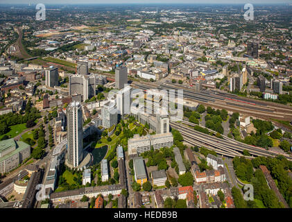 Vista aerea della skyline con RWE grattacielo, sede azienda Evonik, stazione centrale, DB-Tower, Essen Mitte, distretto della Ruhr Foto Stock