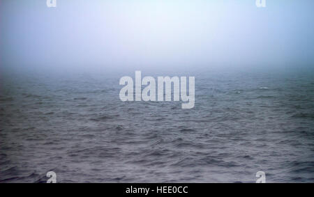 Mare di Kara (bacino dell Oceano Artico) in alta artico (Novaya Zemlya arcipelago). Il vecchio nome del Mare di Kara - cantina di ghiaccio, ma ora nessun ghiaccio Foto Stock